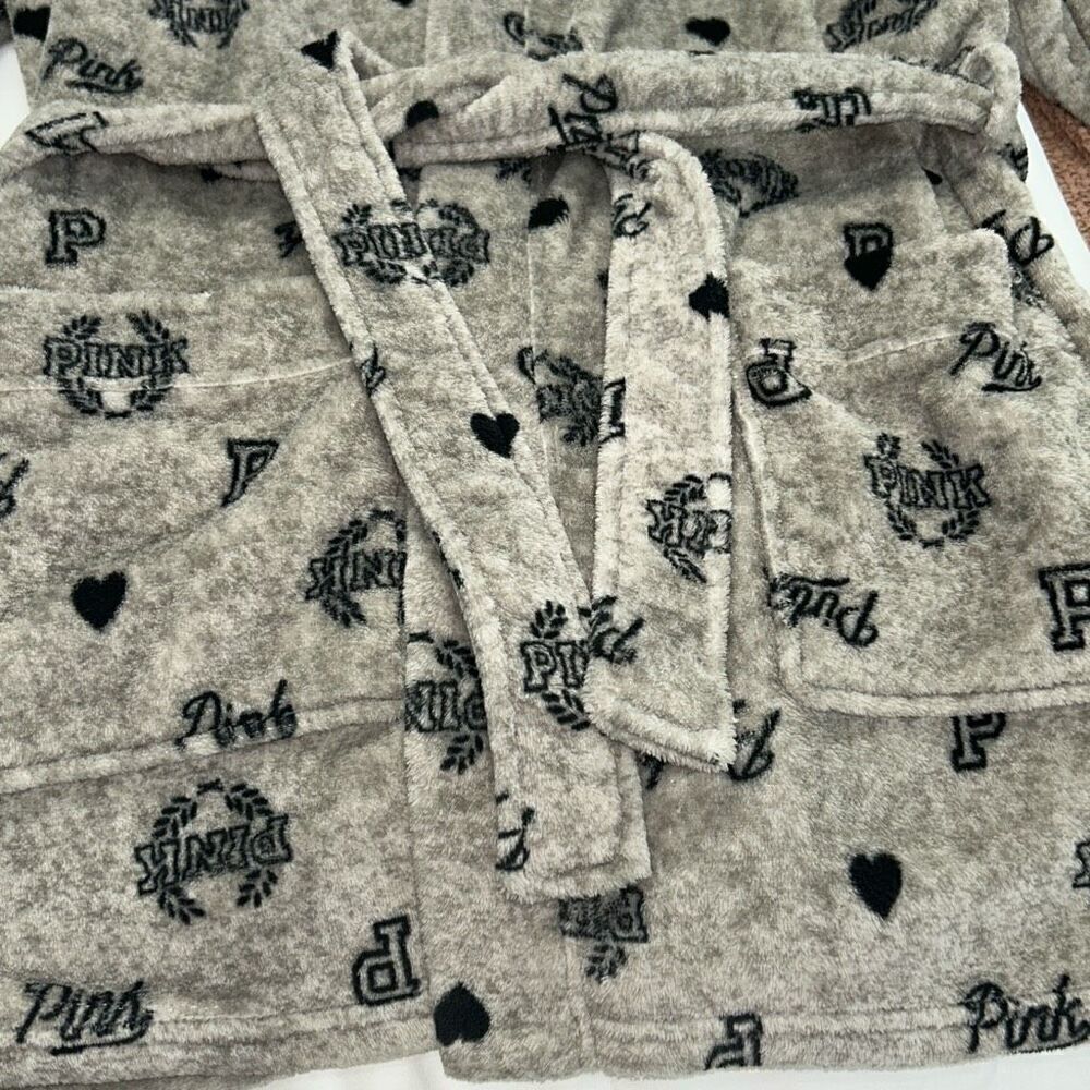Victoria's Secret Pink GREY BLACK LOGO Short Soft Fleece Robe xs - Picture 4 of 4